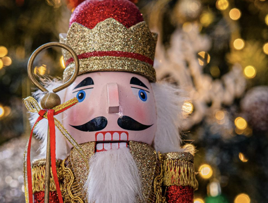 The Ultimate Holiday Gift Guide for Home and Garden Décor Lovers